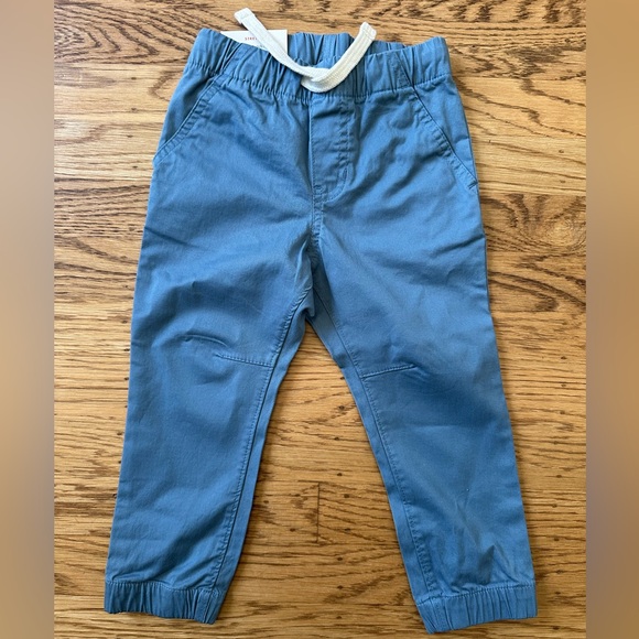 NWT 2 pairs of Cat & Jack Toddler Boy Pants, size 2T - Picture 2 of 5